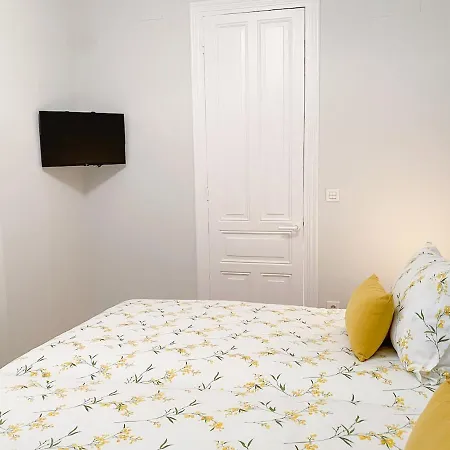 Apartment Comfortable Modern Escape 4 Bed 2 Bath
