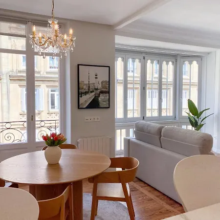 Comfortable Modern Escape 4 Bed 2 Bath Apartament San Sebastián
